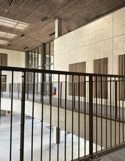 Garde-corps intérieurs Lycée de créon 20241030_092057186_iOS