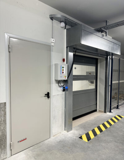 Portes simple et à controle d_accès LABORATOIRE THEA-BENAC La Rochelle 20240926_090731445_iOS